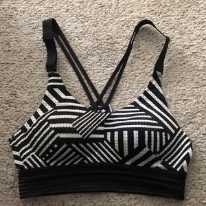 VS lightweight sports bra